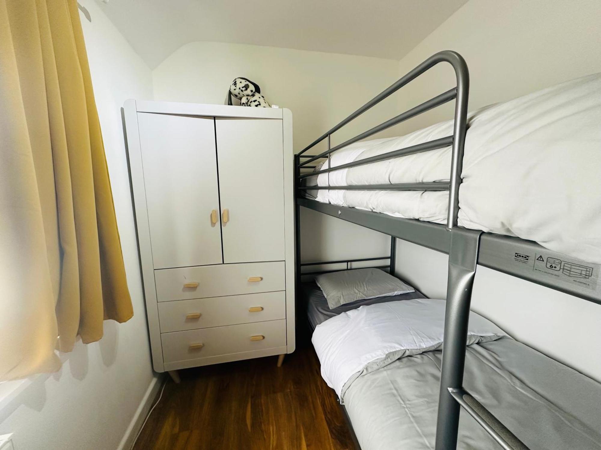 Beautiful Home In London With Easy Access To Central London Sutton  Kültér fotó
