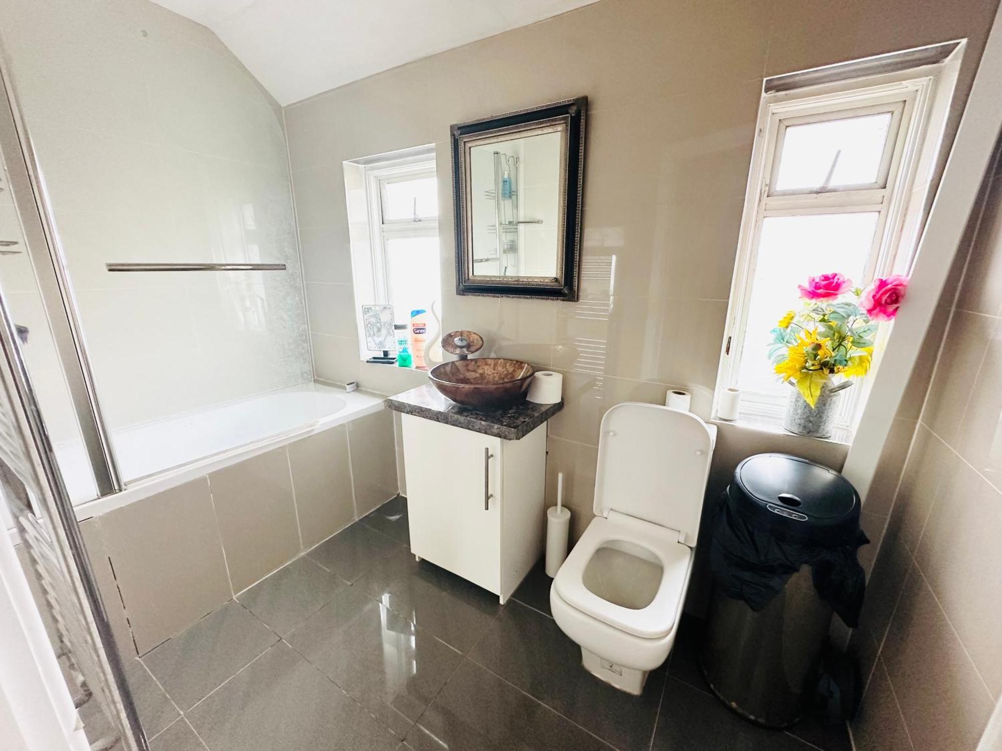 Beautiful Home In London With Easy Access To Central London Sutton  Kültér fotó