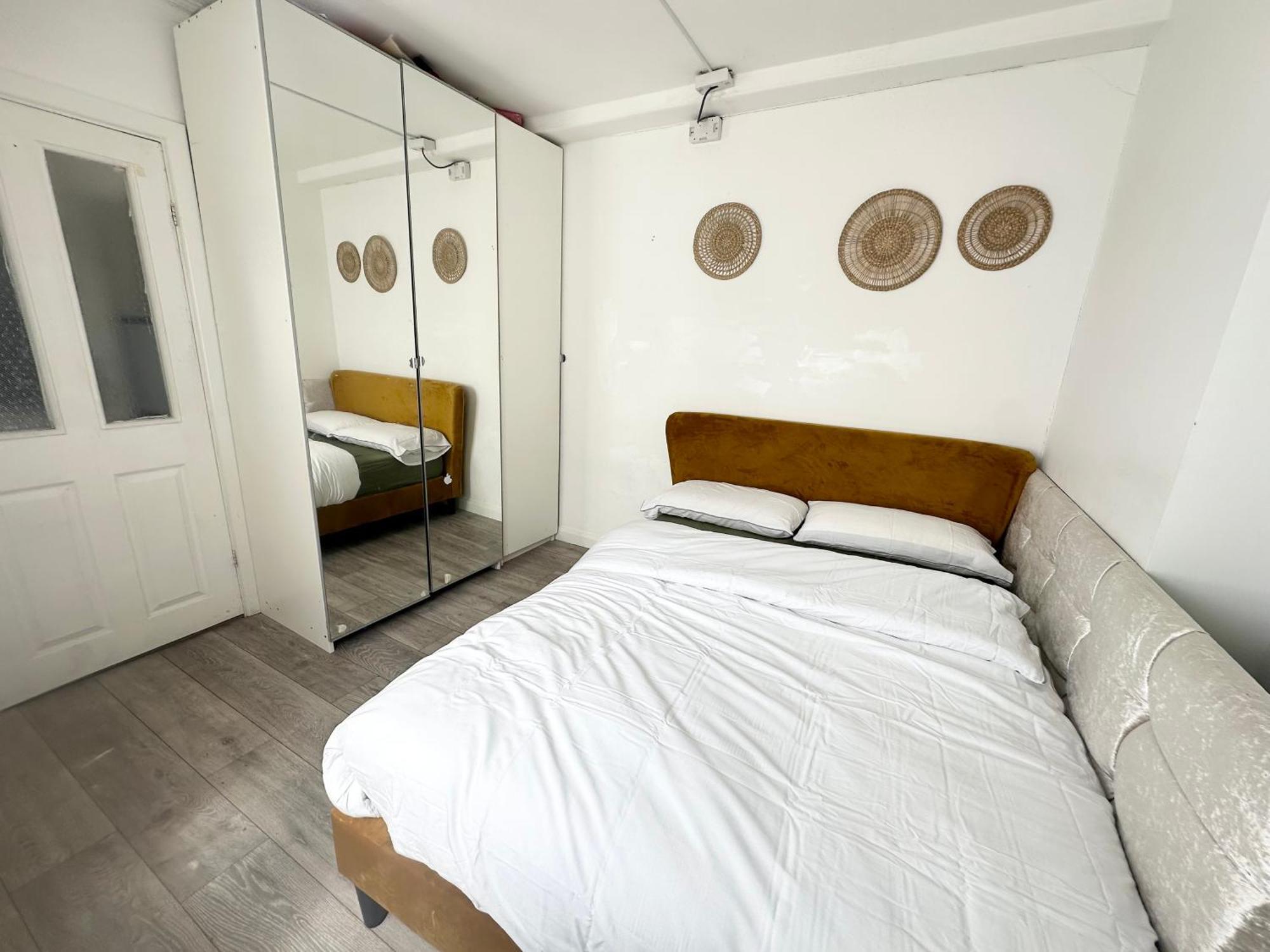 Beautiful Home In London With Easy Access To Central London Sutton  Kültér fotó