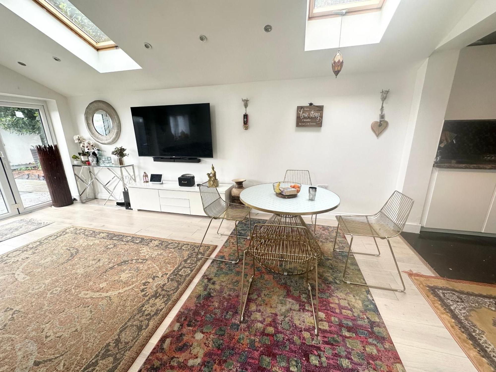 Beautiful Home In London With Easy Access To Central London Sutton  Kültér fotó