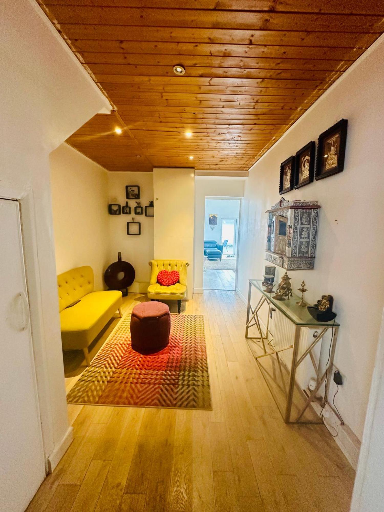 Beautiful Home In London With Easy Access To Central London Sutton  Kültér fotó